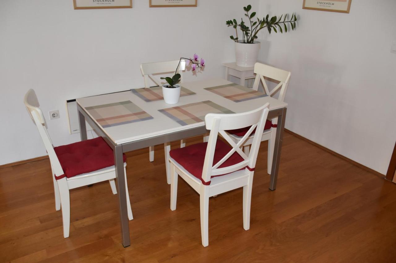 Apartman Tina Lägenhet Poreč Exteriör bild